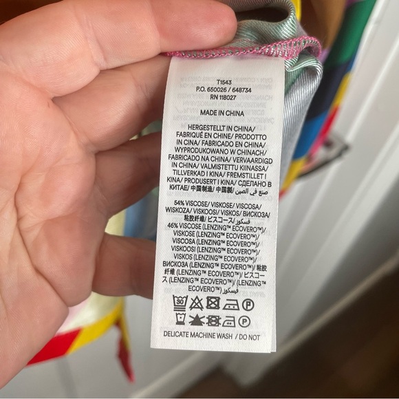 Boden Blouson Sleeve Blouse in Multicolor Rainbow Wave Colorful Loud Pride 2 - Picture 14 of 15